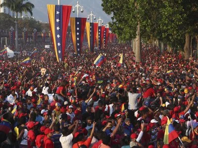 Outpouring of love, tears for Hugo Chavez.